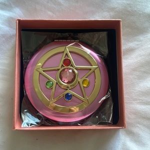 NWT SAILOR MOON COMPACT MIRROR
